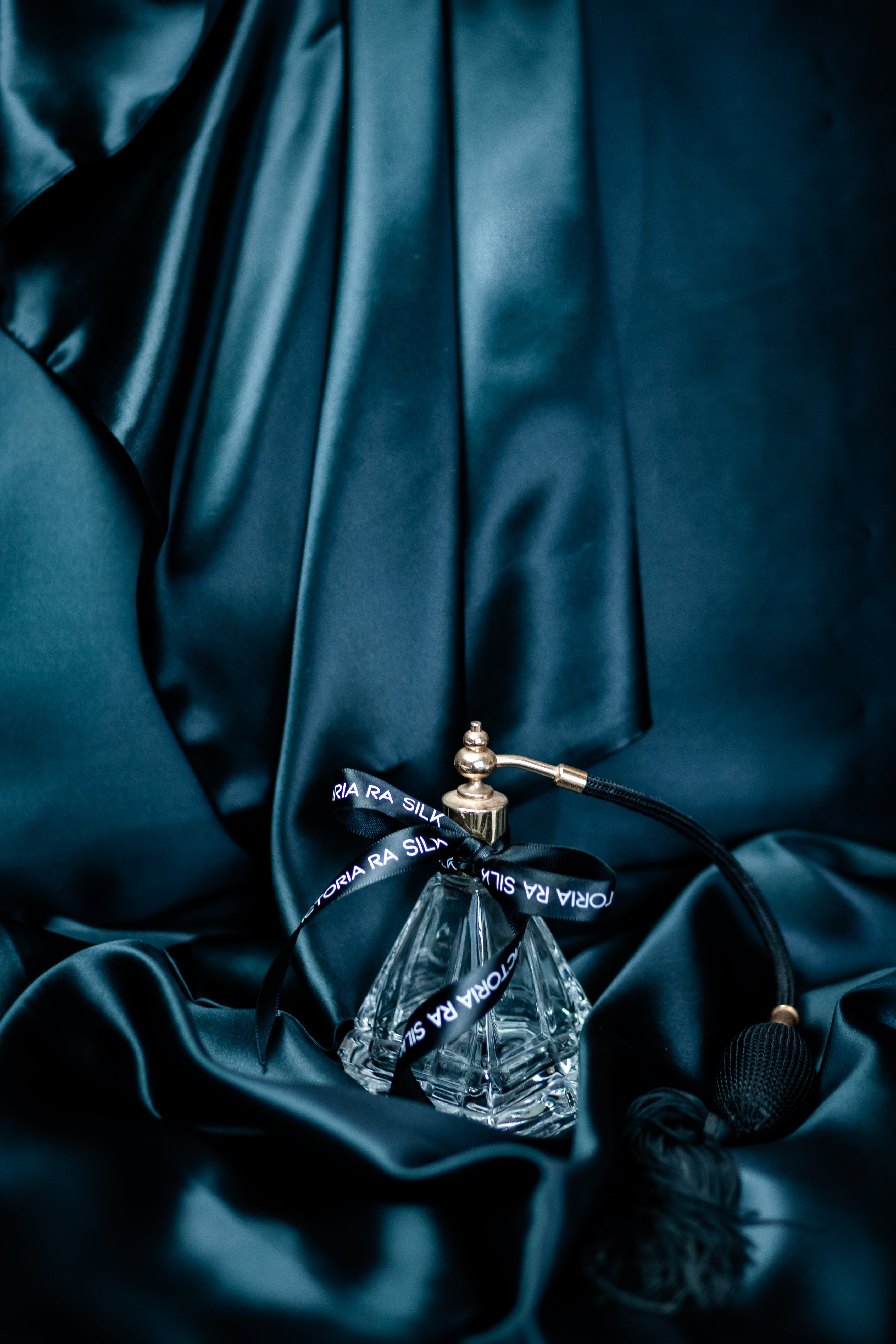 Luxury black silk pillowcase for smooth skin and hair
