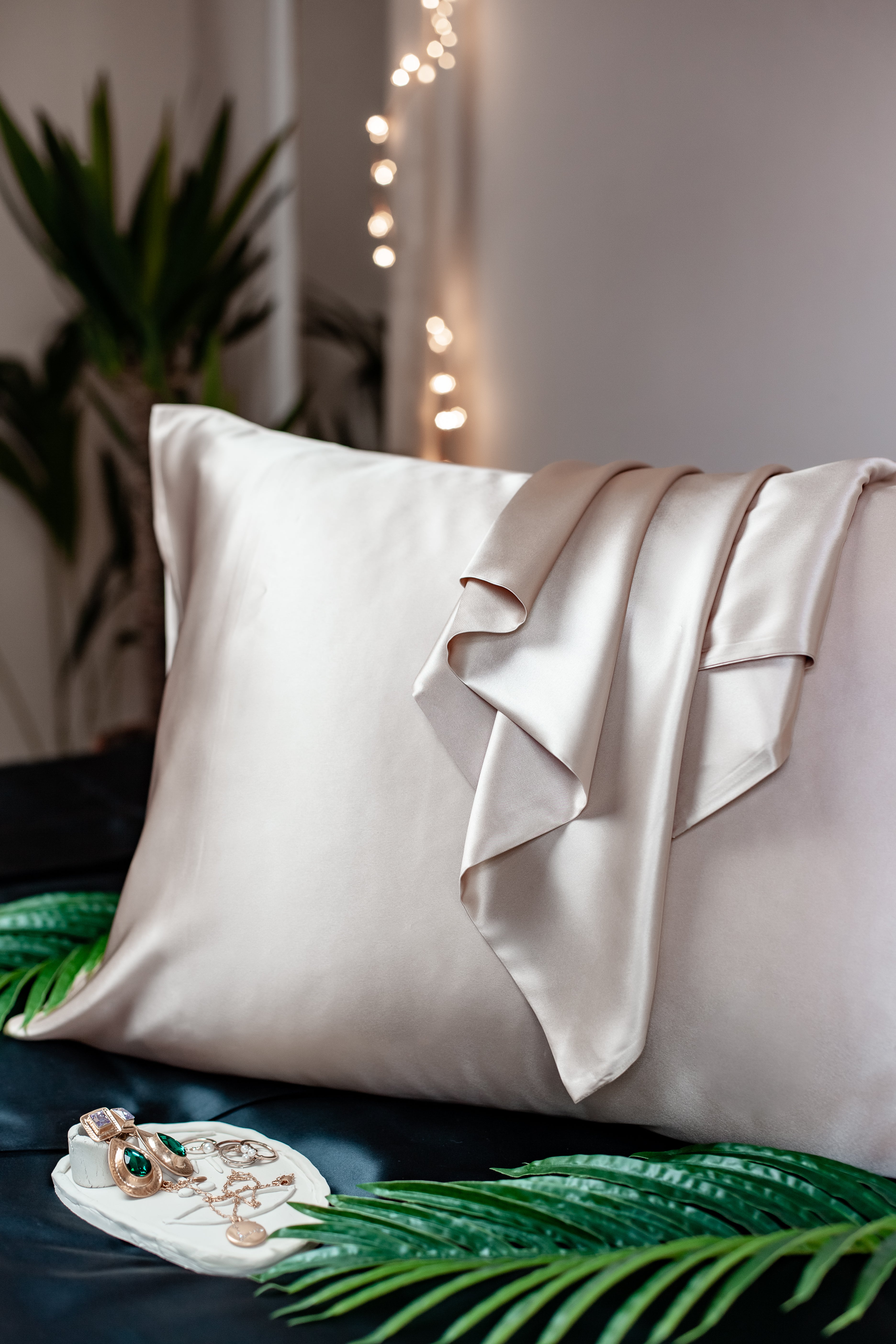 Luxury 22mm Organic Mulberry Silk Pillowcase - Hair & Skin Care